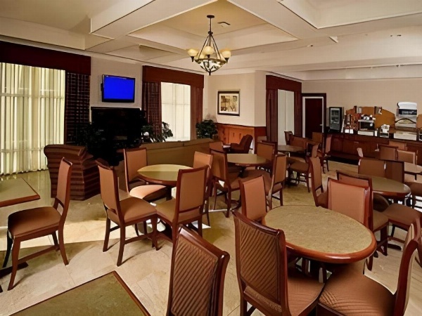 Holiday Inn Express & Suites San Antonio South image 21
