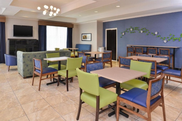 Holiday Inn Express & Suites San Antonio South image 22