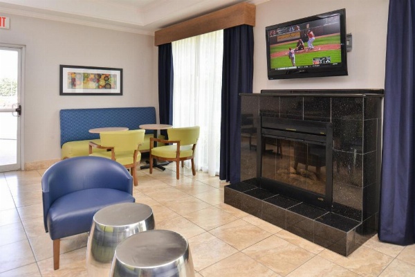 Holiday Inn Express & Suites San Antonio South image 26